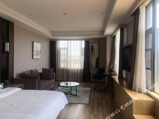 Куньмин: Homeplus Holiday Hotel (Kunming Yinhai)
