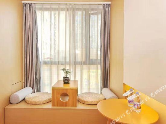 Чэнду: Yichan Hotel