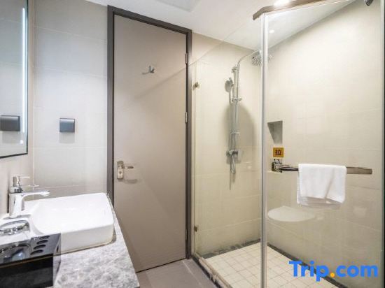 Нанкин: Home Inn Selected (Nanjing Railway Station North Square Xuanwu Lake)