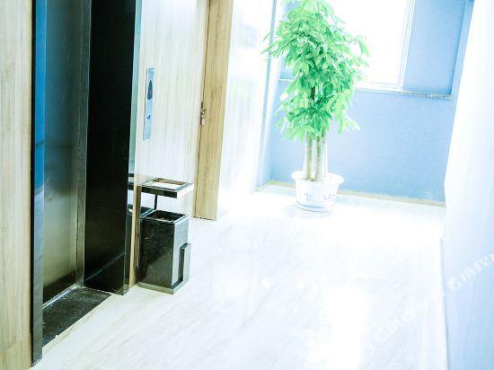 Нанкин: Huaji Hotel Nanjing Wanda Plaza