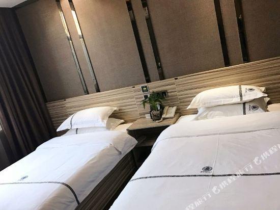 Куньмин: Ease Hotel Kunming North Railway Station Metro Station