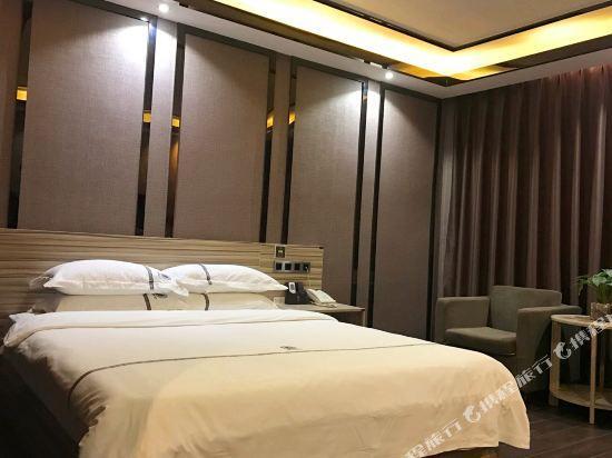 Куньмин: Ease Hotel Kunming North Railway Station Metro Station