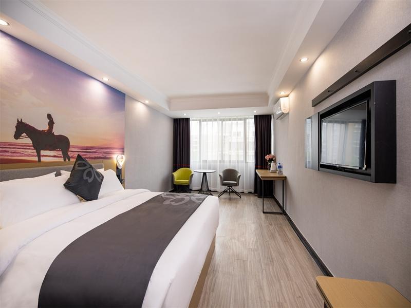 Кайфын: FERONIA Hotel Henan Kaifen Longting District Jinming Campus of Henan University