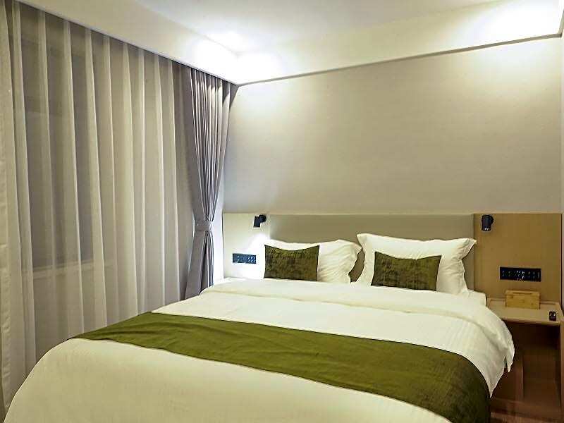 Таншань: Green Tree Inn Hebei Tangshan Normal University