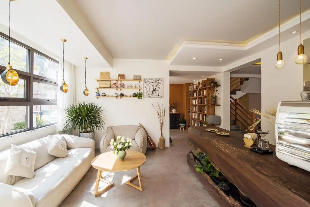 Дали: Yuanshanqing Stone Hill Seaview Guesthouse