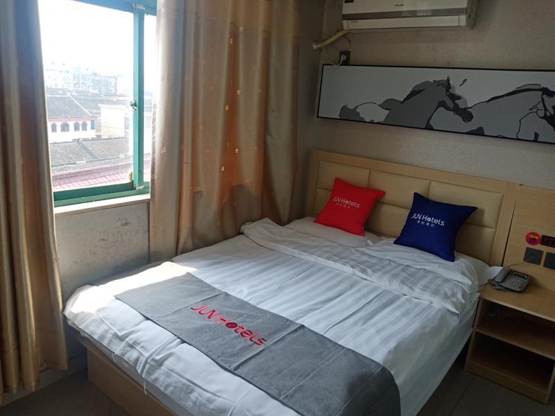 Тайчжоу: Jun Hotel Jiangsu Taizhou Taixing Huangqiao Town Wenming Road