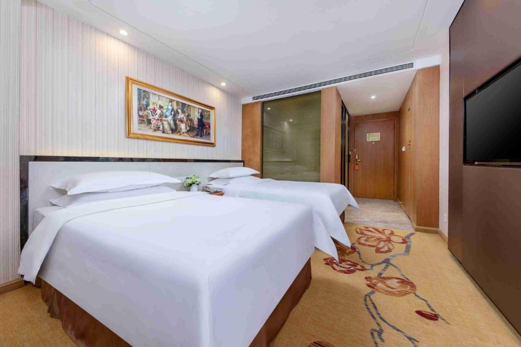 Шэньчжэнь: Vienna Hotel Shenzhen Bantian Huawei Tian'an Yungu