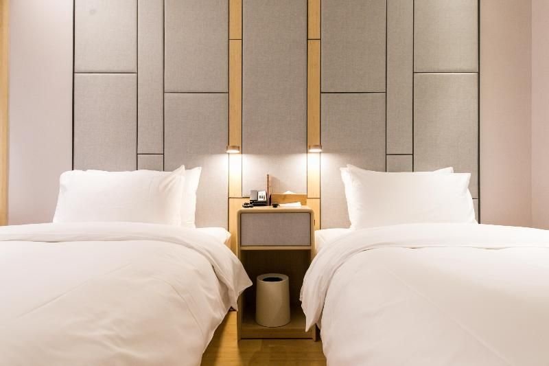 Шанхай: Ji Hotel Shanghai Changshou Road Metro Station