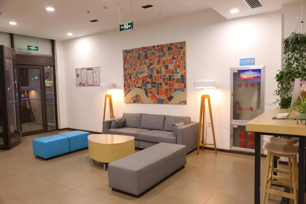 Синхай: Hanting Hotel Haicheng Xinghai Street Wanda