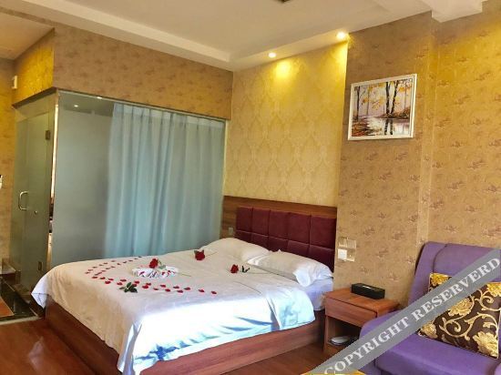 Гуангхан: Towo Holiday Hotel (Guang'an Moore Department)