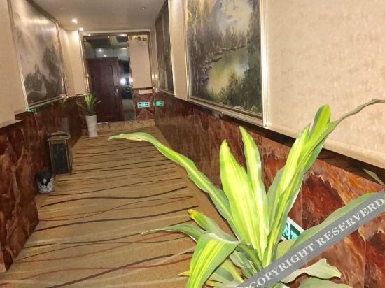 Гуангхан: Towo Holiday Hotel (Guang'an Moore Department)