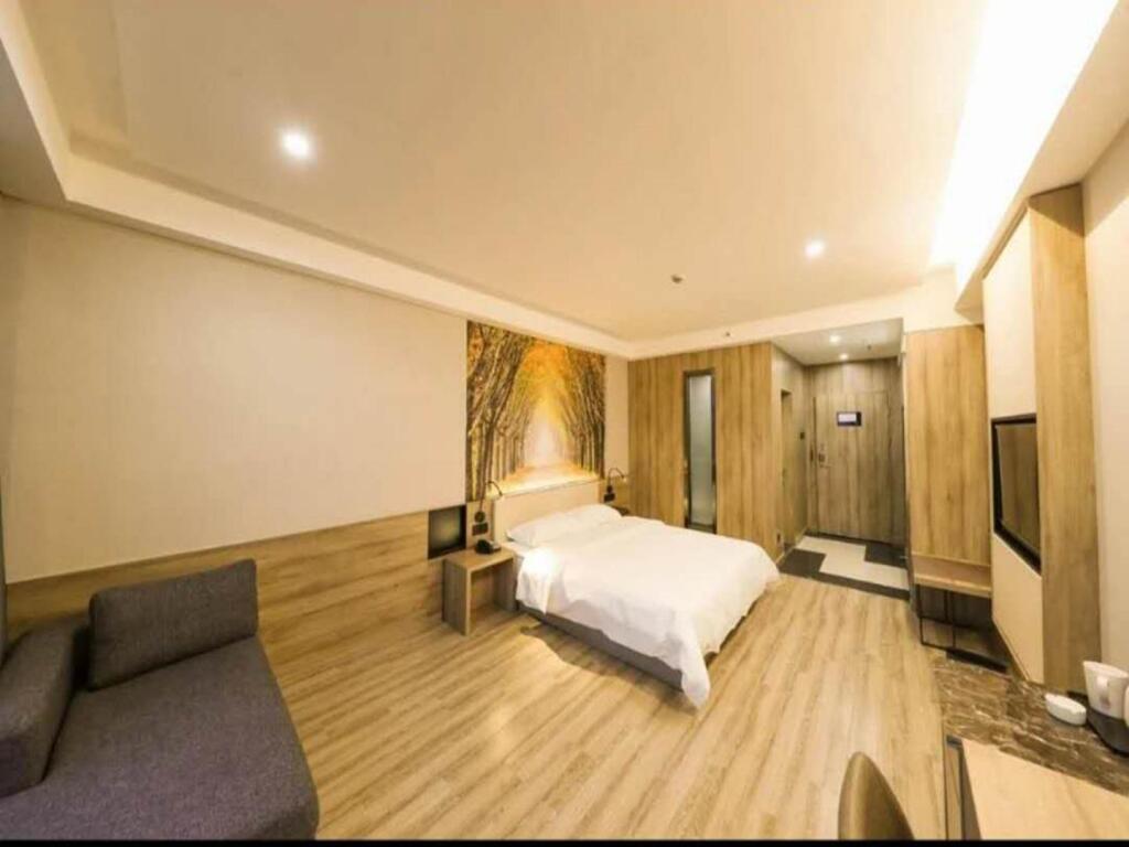 Starway Hotel Xuzhou Fengxian Bus Station — фото 1