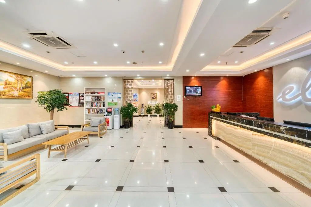 Цзясинь: Elan Inn Tongxiang Shiji Avenue Convention and Exhibition Center