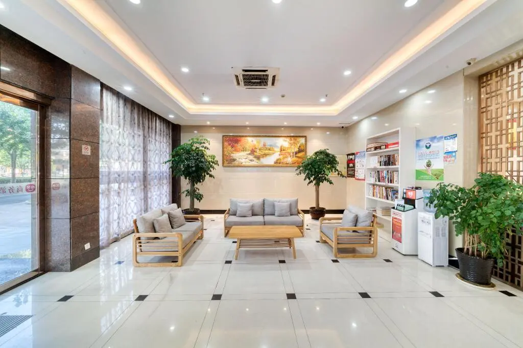 Цзясинь: Elan Inn Tongxiang Shiji Avenue Convention and Exhibition Center