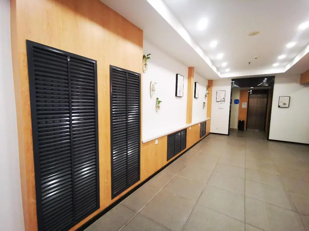 Циндао: Hanting Hotel Qingdao University Maidao Metro Station