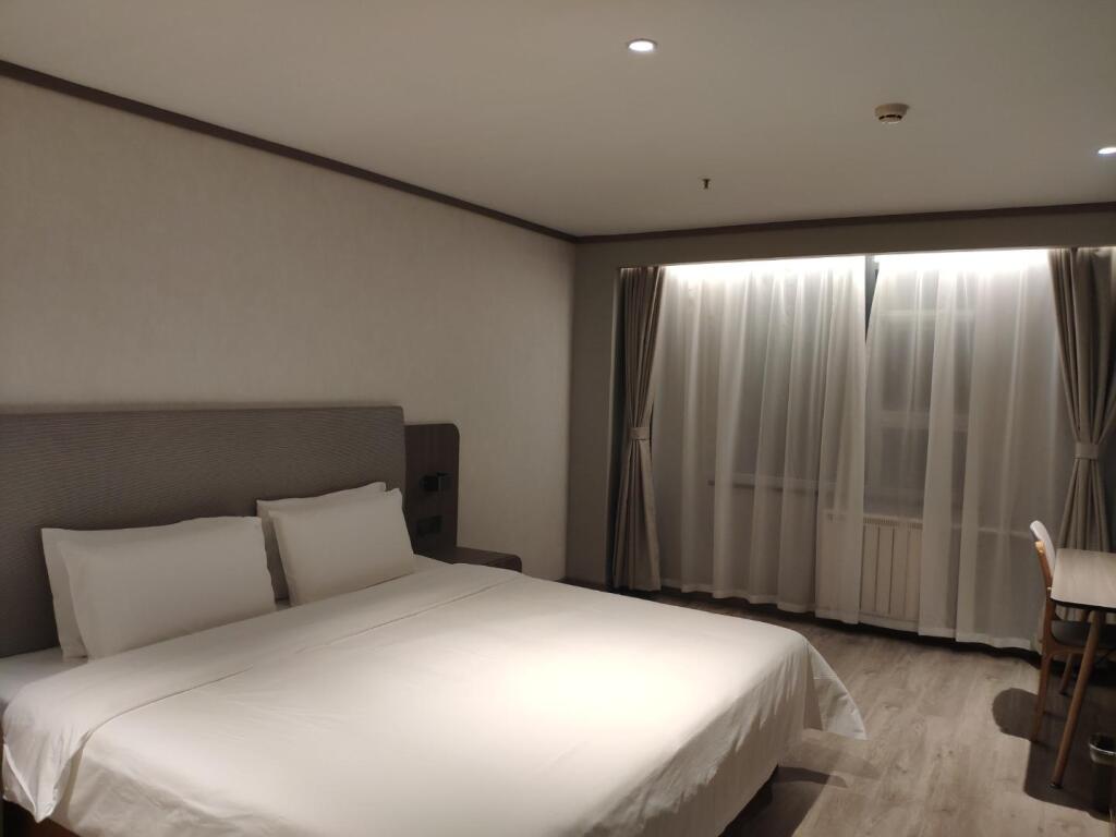 Яньтай: Hanting Hotel Yantai Development Zone Changjiang Road