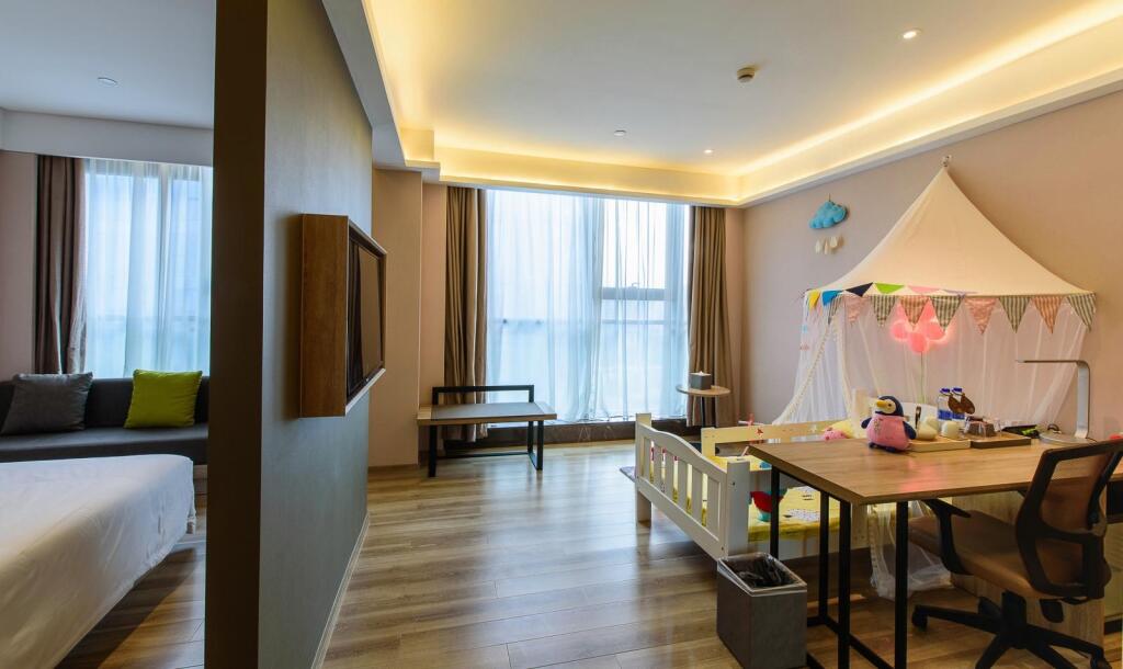 Нинбо: Ning Bo Nan Bu Shang Wu Qu Ya Duo Hotel