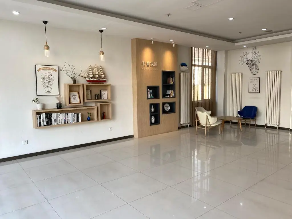 Циндао: Hanting Hotel Qingdao Jiaonan West Coast Bus Terminal