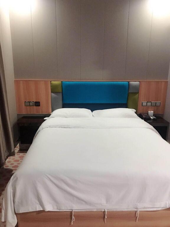 Шанхай: Hi Inn Shanghia Songjiang Xincheng Xin Songjiang Road