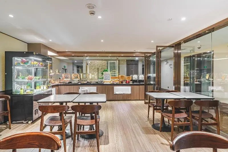 Шанхай: Hanting Hotel Shanghai Hongqiao Tianshan Road