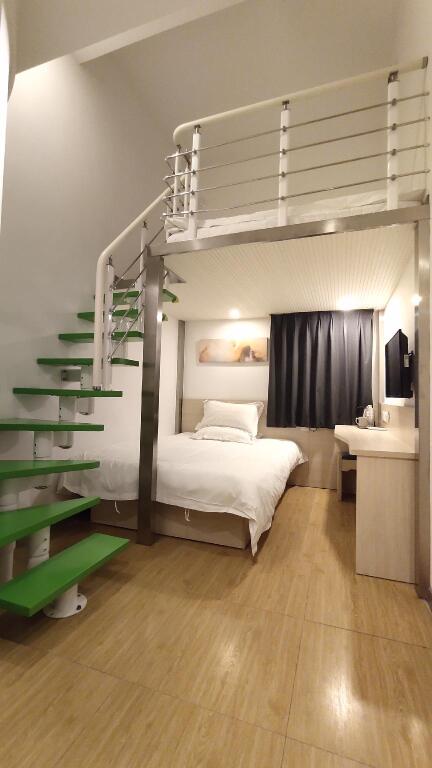 Циндао: Hi Inn Qingdao Zhanqiao Zhongshan Road