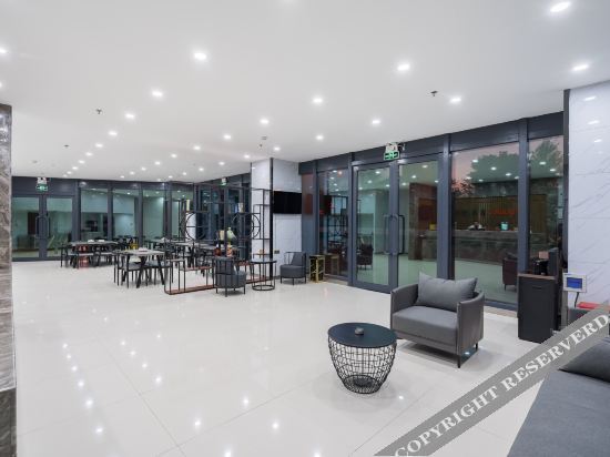 Сюйчжоу: Elan Hotel (subway station store of Xuzhou East Railway Station)