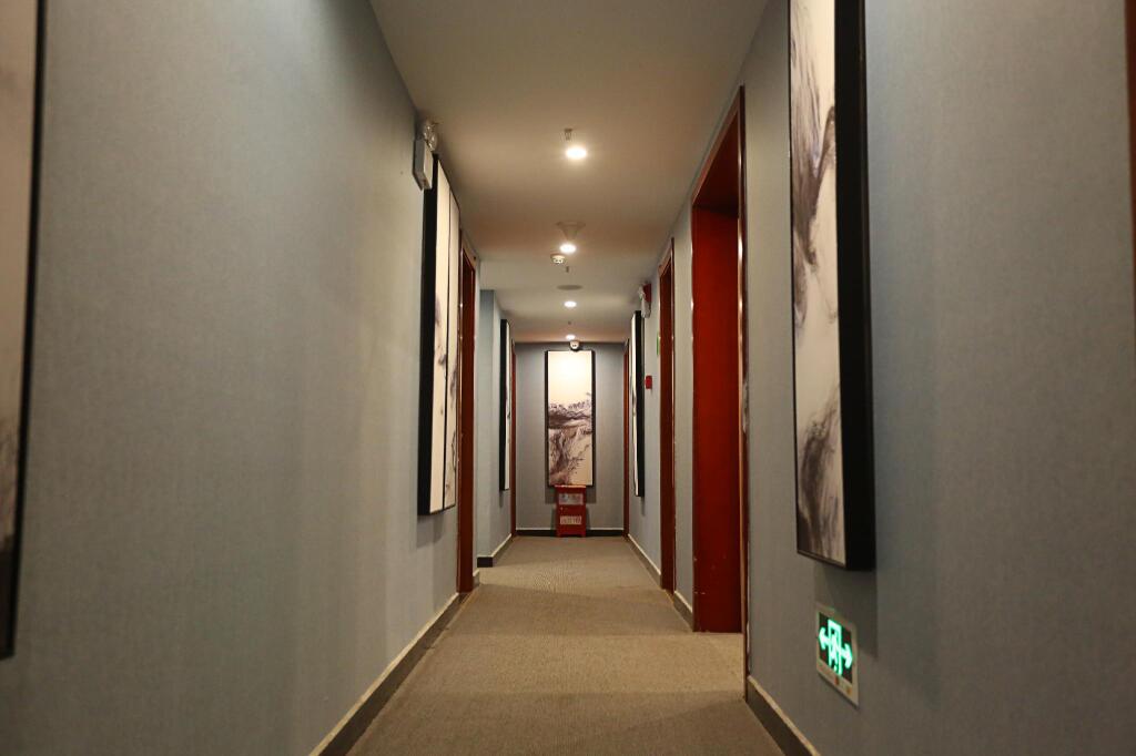 Наньчан: Hi Inn Nanchang Bayi Square Metro Station