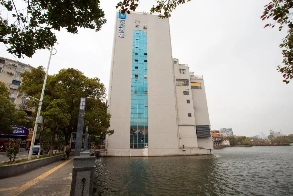 Наньчан: Hanting Hotel Nanchang Bayi Square Zhongshan Road