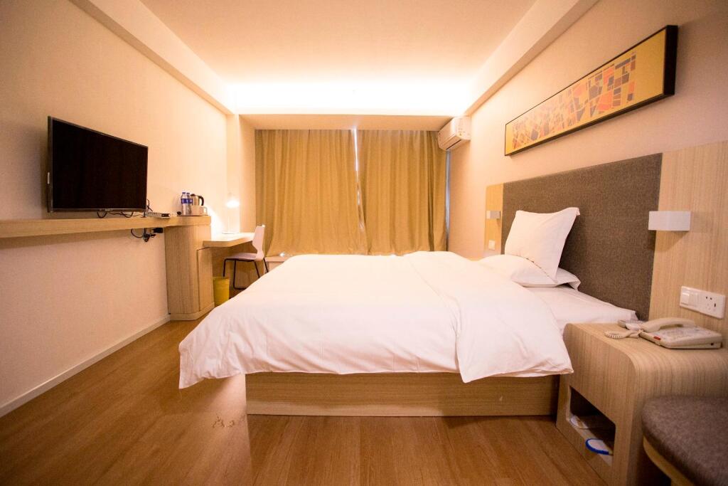 Наньчан: Hanting Hotel Nanchang Bayi Square Zhongshan Road