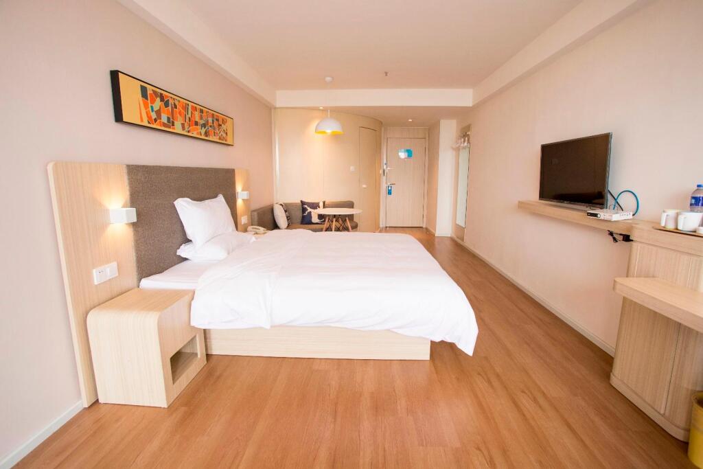 Наньчан: Hanting Hotel Nanchang Bayi Square Zhongshan Road