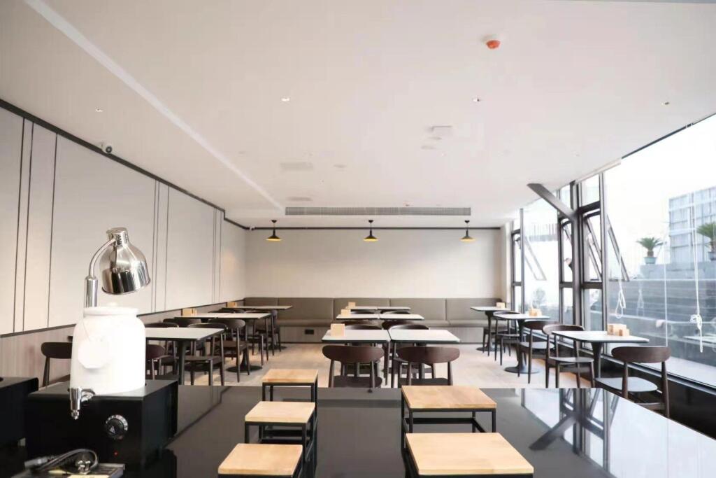 Фэньи: Hanting Hotel Abazhou Mao County Guqiangcheng