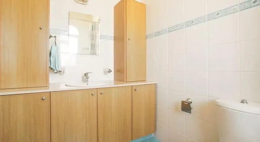 Паралимни: Villa Nana