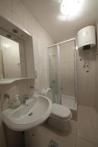Петровац: Guest house Zenović