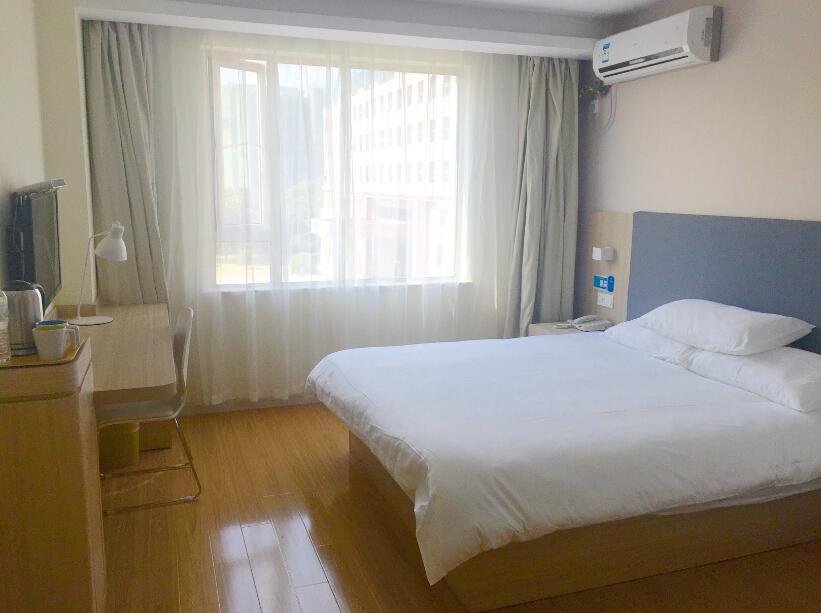Нанкин: Hanting Express Nanjing Zhujiang Road Dongda Yingbi