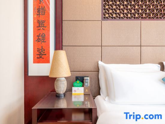 Линьи: News Rezen Hotel