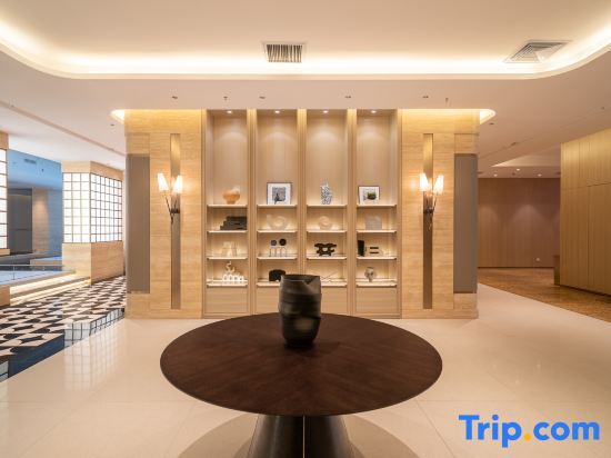 Линьи: News Rezen Hotel