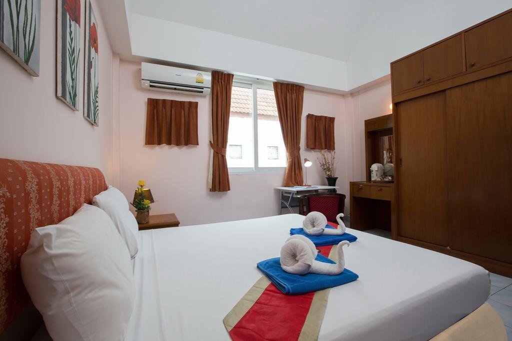 Кату: Sundowners Guesthouse
