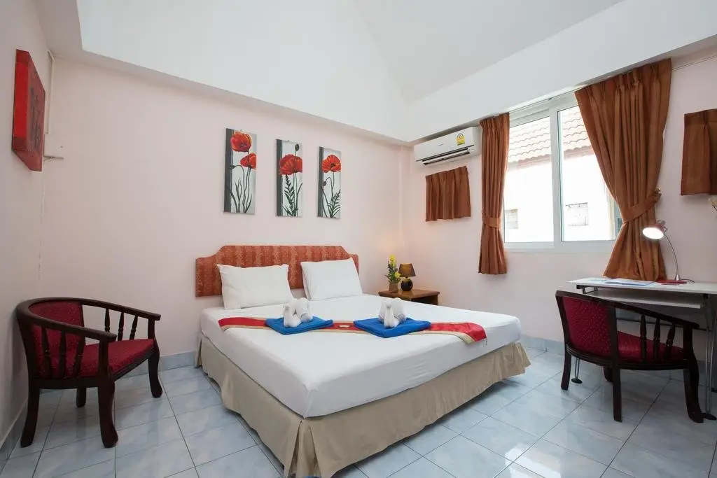 Кату: Sundowners Guesthouse