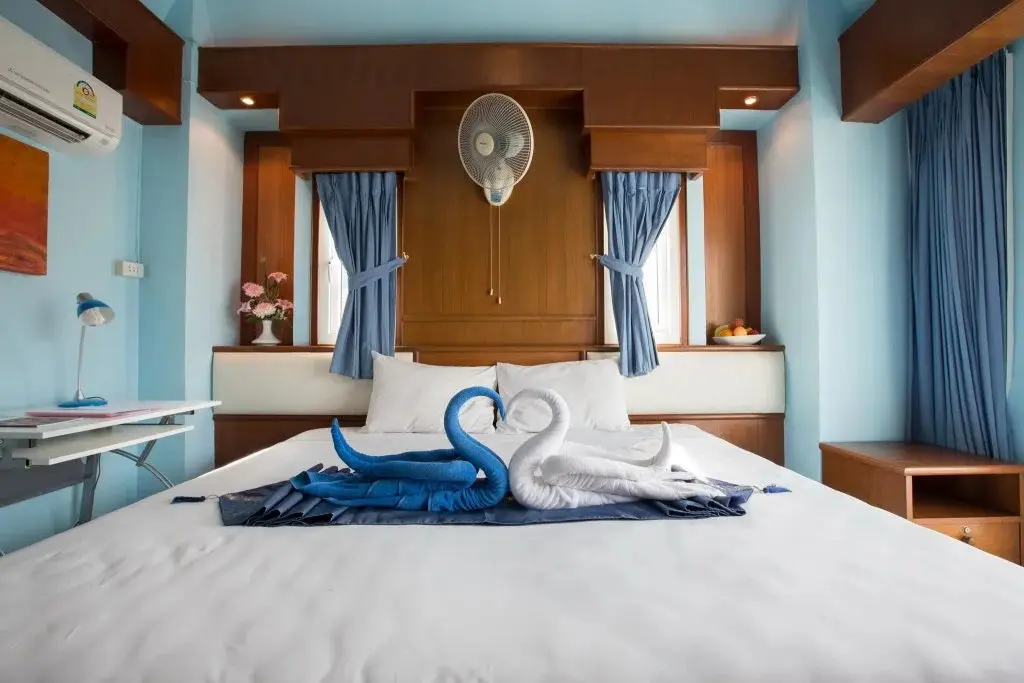 Кату: Sundowners Guesthouse