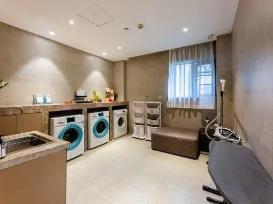 Чжэнчжоу: Homeinn Plus Hotel (Zhengzhou Nanyang Road Dashi Bridge Subway Station)