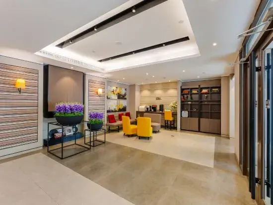Чжэнчжоу: Homeinn Plus Hotel (Zhengzhou Nanyang Road Dashi Bridge Subway Station)