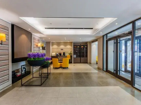 Чжэнчжоу: Homeinn Plus Hotel (Zhengzhou Nanyang Road Dashi Bridge Subway Station)