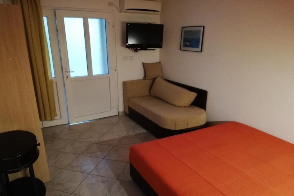 Петровац: Apartments Kopitović