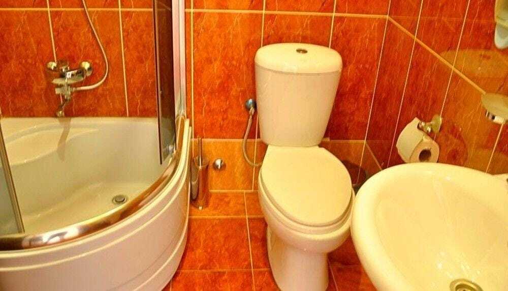 Тбилиси: At Metro Hotel
