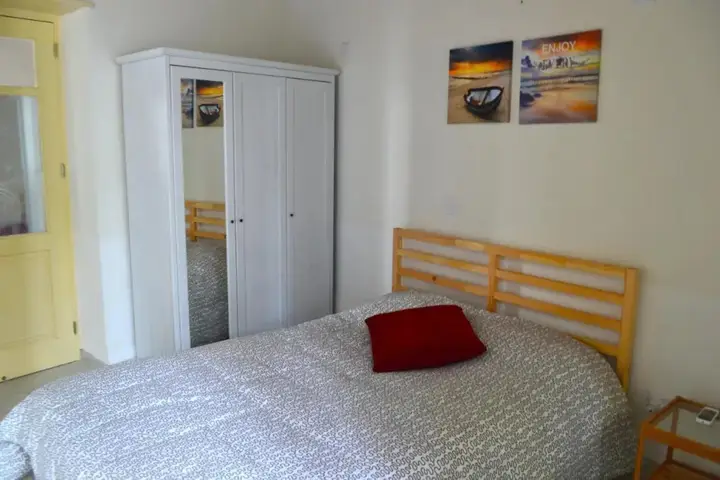 Никосия: Chris House