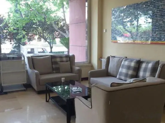 Чжаоюань: Super 8 Hotel Yantai Zhaoyuan Bus Terminal Branch