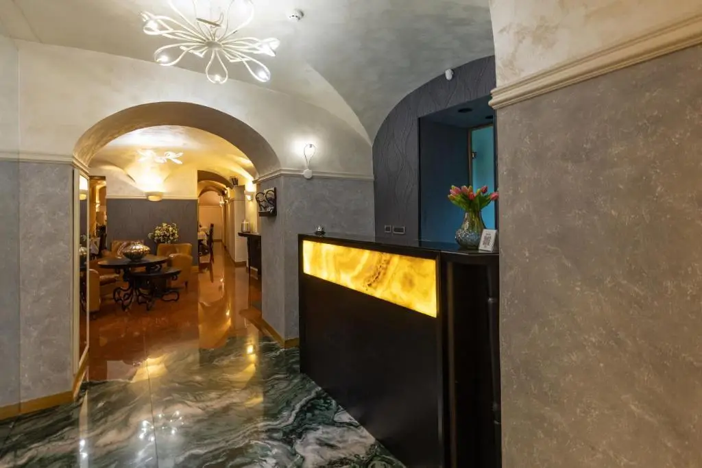 Доброта: Hotel Vardar Kotor