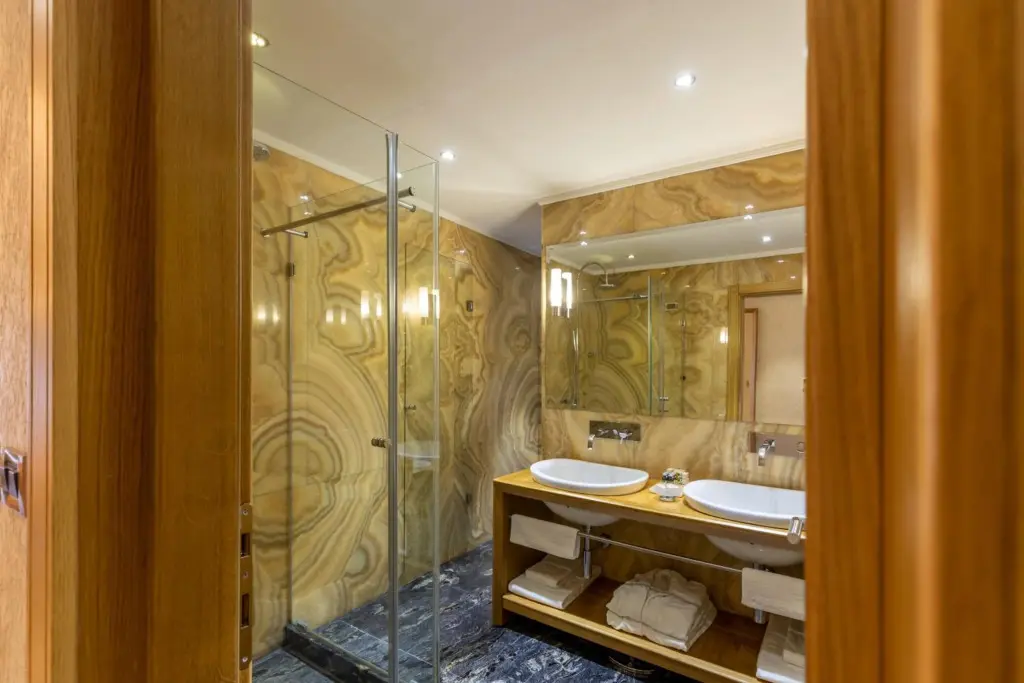 Доброта: Hotel Vardar Kotor