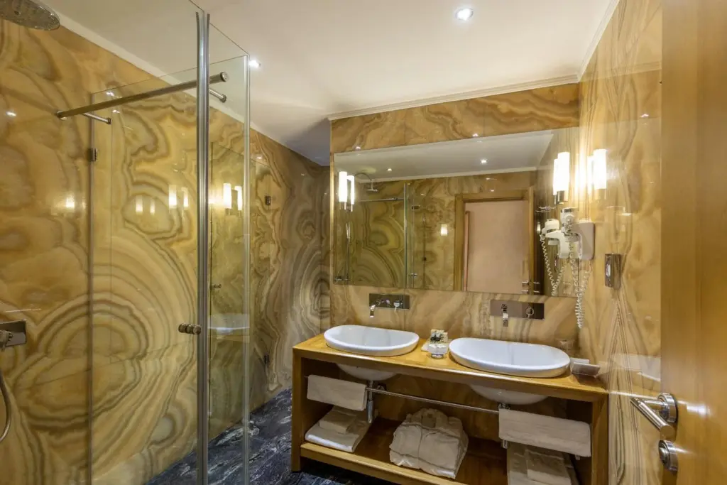 Доброта: Hotel Vardar Kotor