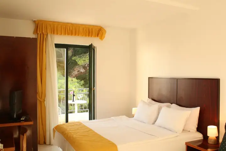 Петровац: Hotel Danica